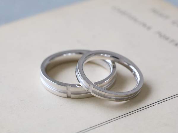 プラチナの結婚指輪のペア