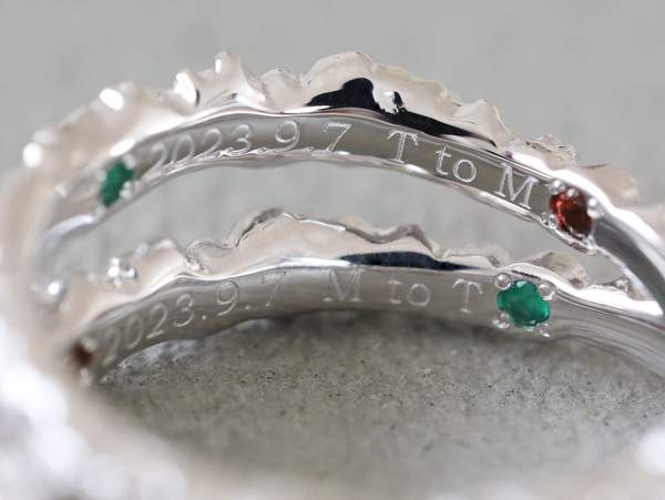 結婚指輪内側の刻印と宝石