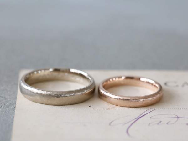 ホワイトゴールドとピンクゴールドの結婚指輪