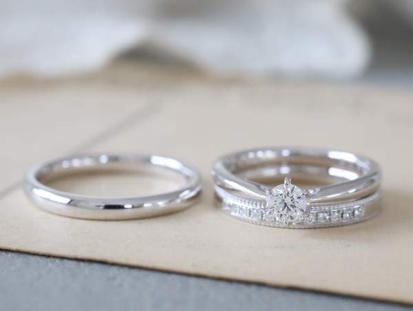 Pt900の結婚指輪と婚約指輪