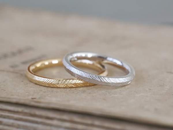 金とプラチナの結婚指輪