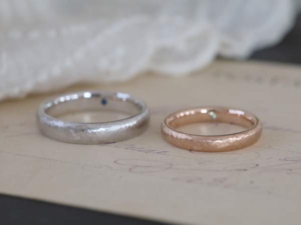 プラチナとピンクゴールドの結婚指輪ペア