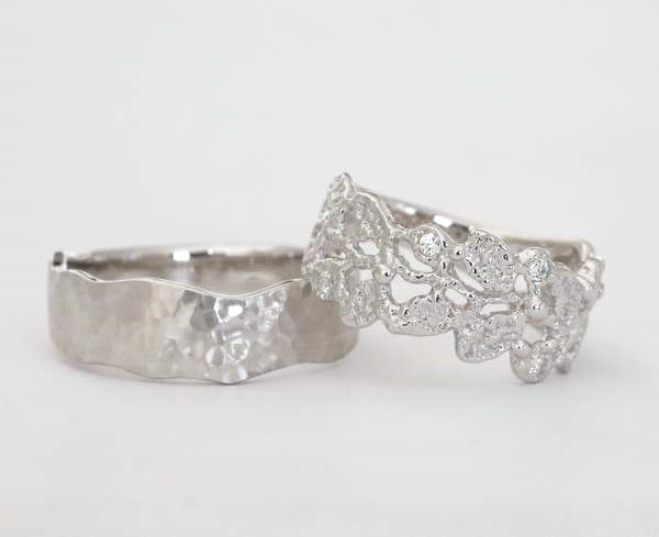 葉デザインのプラチナ結婚指輪