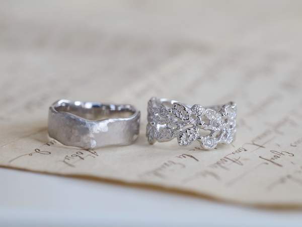 葉っぱデザインのプラチナの結婚指輪