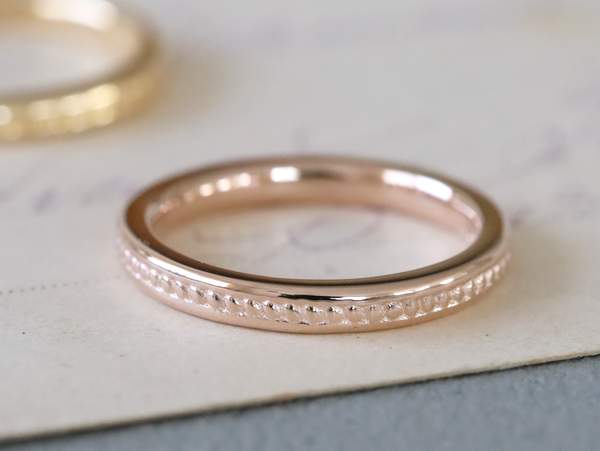 ピンクゴールドの指輪