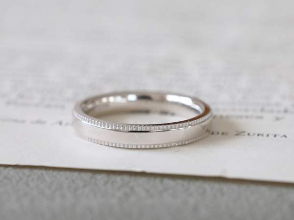 プラチナミルグレインの指輪
