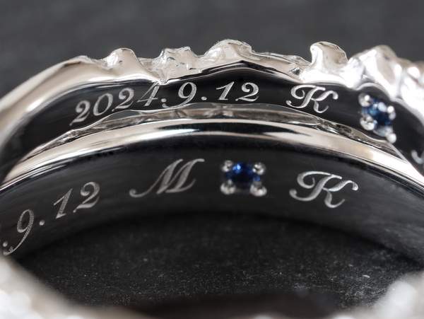 結婚指輪内側の刻印とサファイア