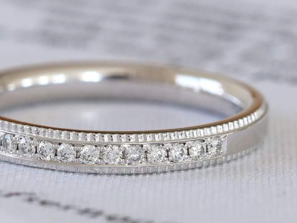 ダイヤモンドとミルグレインのアップ