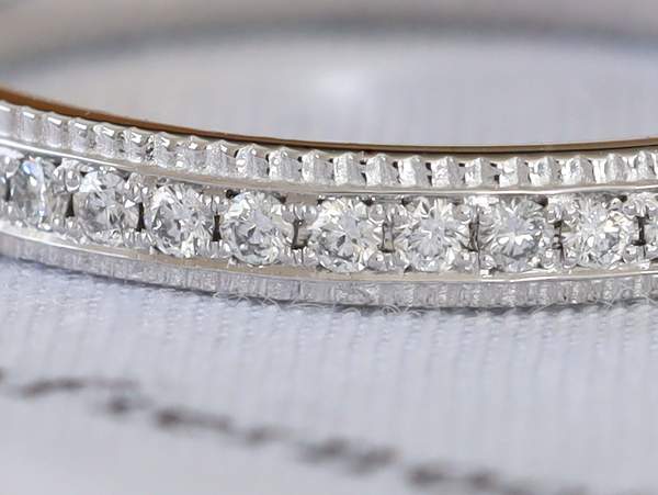 ミルグレインとメレーダイヤのアップ