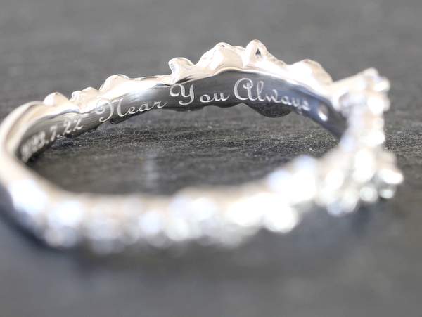 婚約指輪内側の刻印