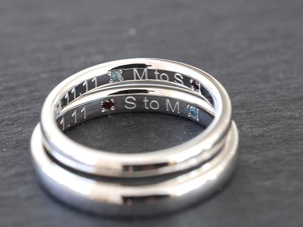 結婚指輪内側の刻印と宝石