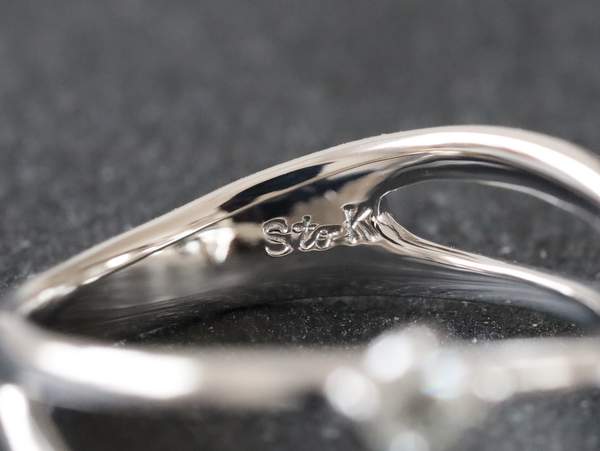 指輪内側の手押し刻印