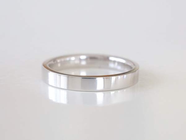 幅３．０mmのプラチナの指輪