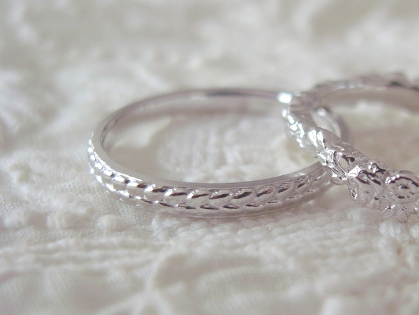 プの月桂樹デザインの結婚指輪