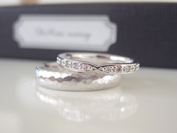 槌目＆リボンデザインの結婚指輪をオーダーメイド