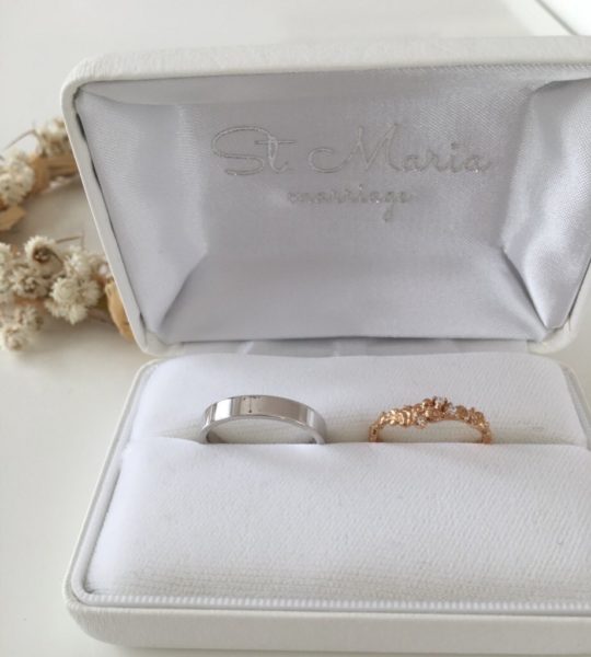 ダイヤ入り１８金ピンクゴールドの結婚指輪とプラチナ９００の結婚指輪