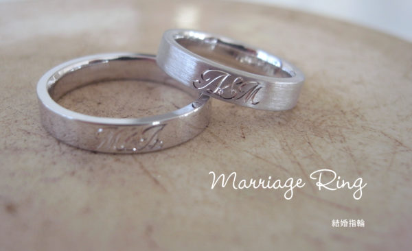 洋彫りを施した結婚指輪（Calligrafia）というデザイン